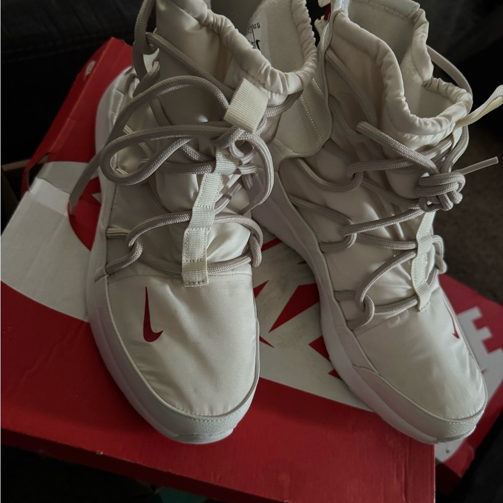 Nike White and Red Women's Sneakers